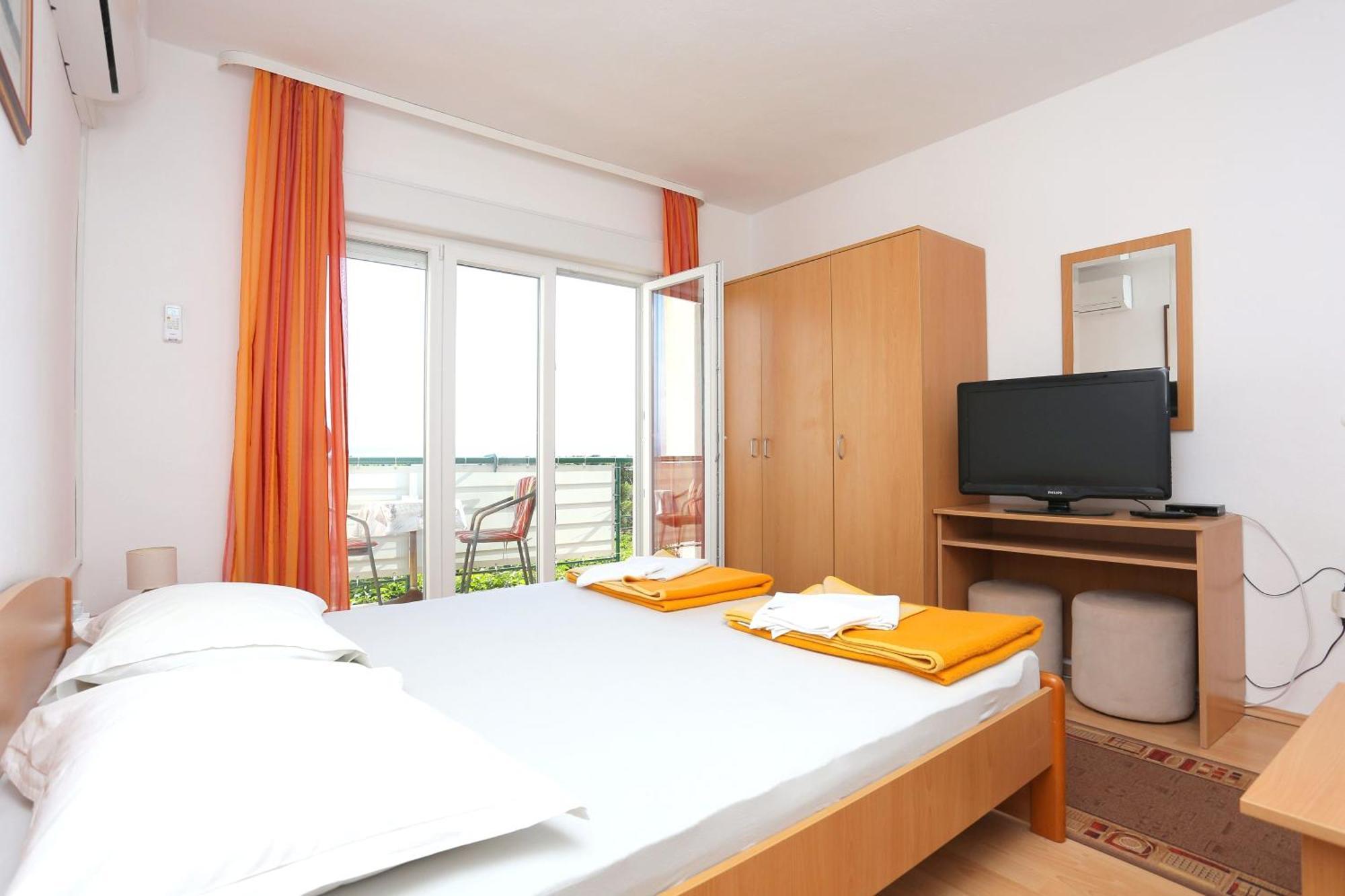 Apartments And Rooms With Parking Space Tucepi, Makarska - 5263 الغرفة الصورة
